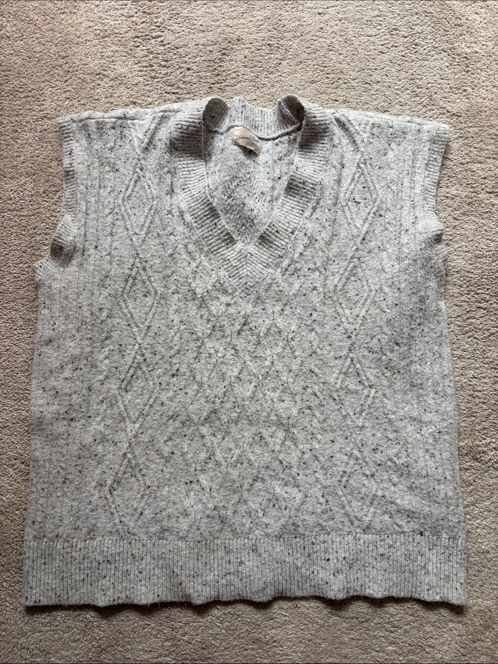 Universal Threads Light Grey Cable Knit V-Neck Sweater Vest